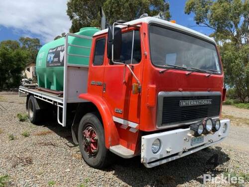 1990 International ACCO 2250D Water Tanker (Day Cab)