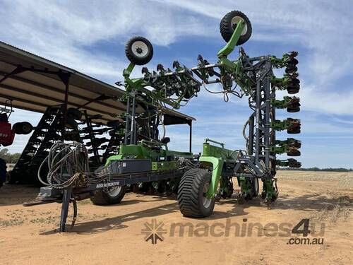 caption 2016 BOSS 18 METRE PARAFLEX DISC PLANTER