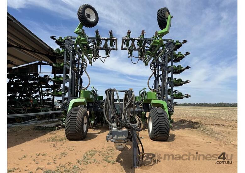caption 2016 BOSS 18 METRE PARAFLEX DISC PLANTER