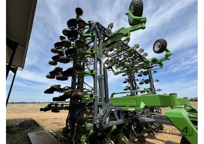 caption 2016 BOSS 18 METRE PARAFLEX DISC PLANTER