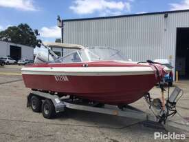 1991 Bonito Fibreglass Runabout Boat - picture0' - Click to enlarge