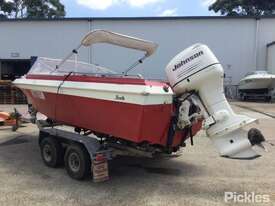 1991 Bonito Fibreglass Runabout Boat - picture2' - Click to enlarge