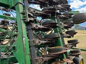 2005 John Deere 1890 Air Drills - picture2' - Click to enlarge