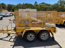 2014 Custom Box Trailer Tandem Axle Box Trailer - picture2' - Click to enlarge