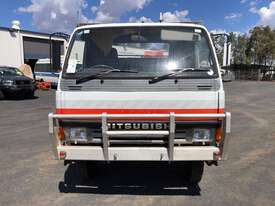 1995 Mitsubishi Canter Fire Truck 4 x 4 - picture1' - Click to enlarge