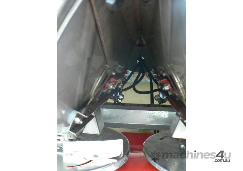 caption Tuffass GR2 2 Tonne Fertiliser Spreader – 2000L Capacity for Granular Fertiliser & Seed