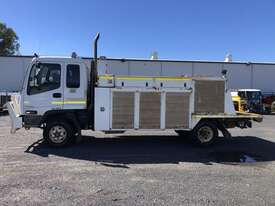2007 Isuzu FRR550 Service Body Day Cab - picture2' - Click to enlarge