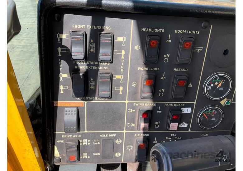caption 2008 Grove RT600E Rough Terrain Crane