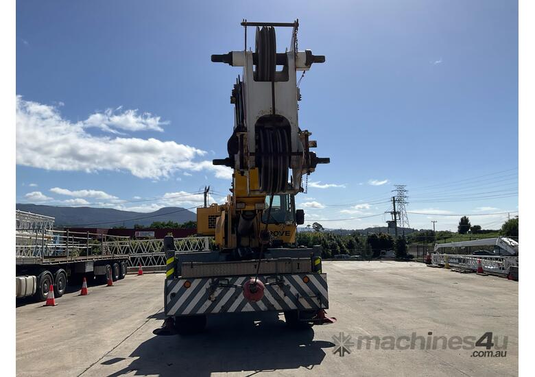 caption 2008 Grove RT600E Rough Terrain Crane