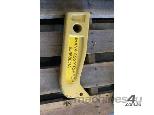caption 9J-6586 - CATERPILLAR 14G, 14H, 16H AFTERMARKET SHANK ASSY RIPPER