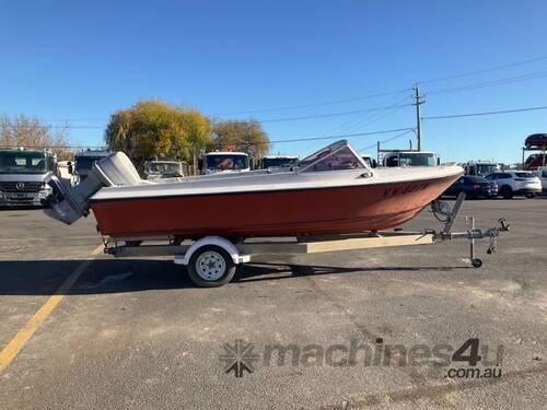 De Havilland Marine Boat & Trailer Combination