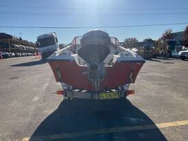 De Havilland Marine Boat & Trailer Combination - picture0' - Click to enlarge