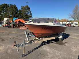 De Havilland Marine Boat & Trailer Combination - picture2' - Click to enlarge