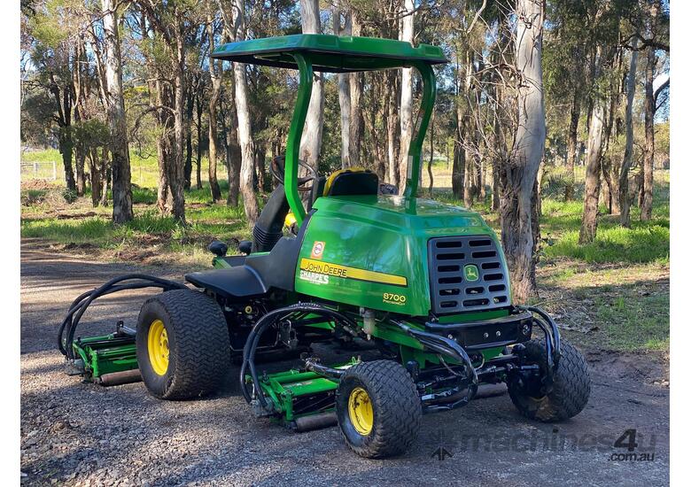 caption John Deere 8700 Golf Fairway mower Lawn Equipment