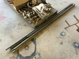 Two pallets of miscellaneous parts and PTO shafts - picture2' - Click to enlarge