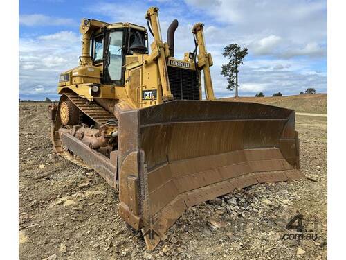 caption CIRCA 1987 CATERPILLAR D8L DOZER