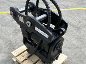 Hydraulic Tilting Hitch: 2T - 3.9T - picture1' - Click to enlarge