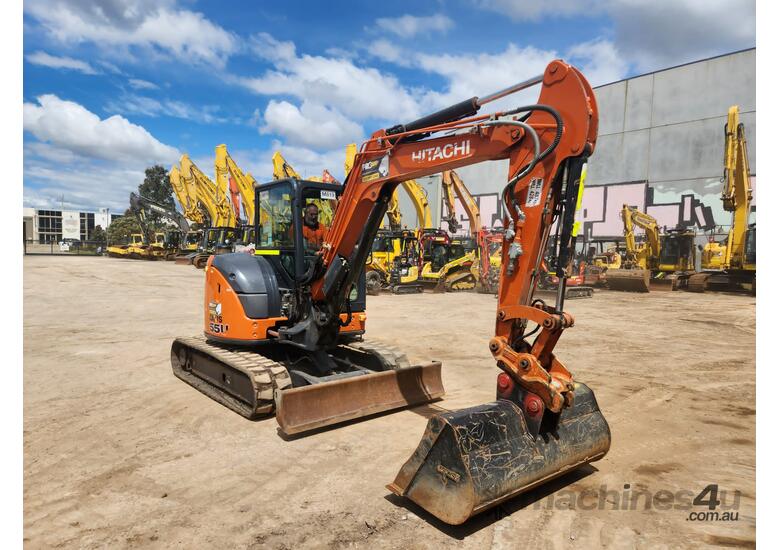 2022 HITACHI ZX55U-5 5.5T EXCAVATOR (M819) WITH CAB, HITCH, BUCKETS AND LOW 1420 HOURS
