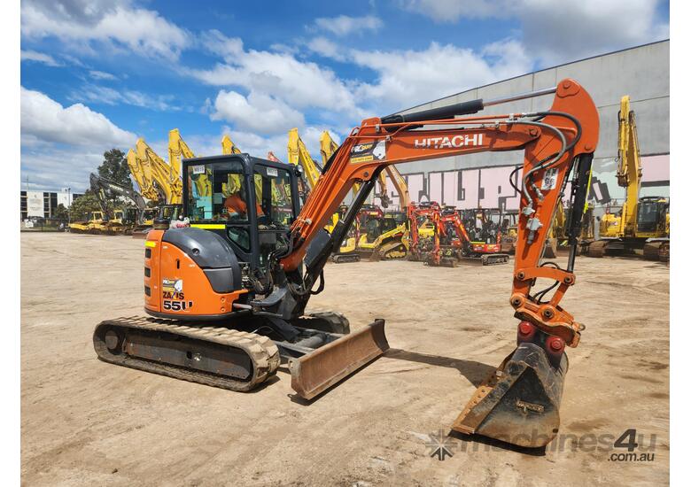 2022 HITACHI ZX55U-5 5.5T EXCAVATOR (M819) WITH CAB, HITCH, BUCKETS AND LOW 1420 HOURS