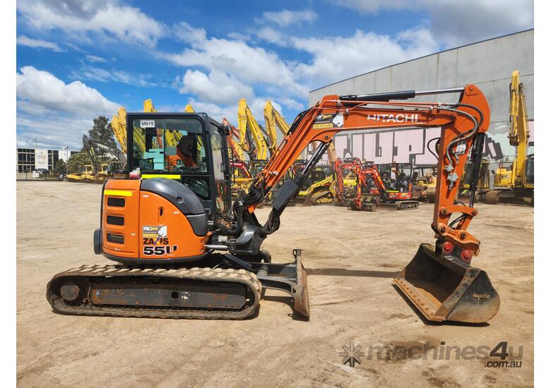 2022 HITACHI ZX55U-5 5.5T EXCAVATOR (M819) WITH CAB, HITCH, BUCKETS AND LOW 1420 HOURS