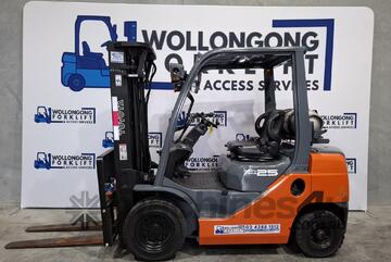 Wollongong Forklift: Toyota 2.5T LPG, 3-Stage Container Mast, 4.7m Lift!