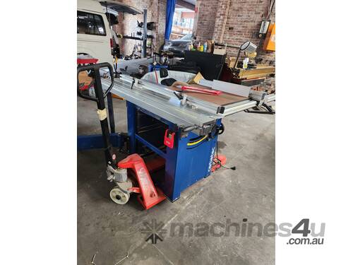 caption Carbatec 230VDeluxe Sliding Table Saw