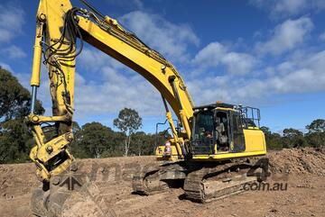 2022 Komatsu PC360LC-11 Excavator