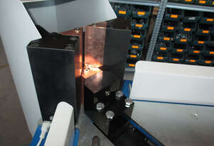 Automatic Corner Welding Machine. (Gecam)