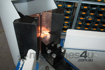 Automatic Corner Welding Machine. (Gecam)