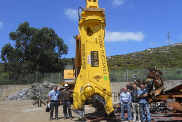 Trevibenne Scrap Shear for excavators ranged 50-90 ton