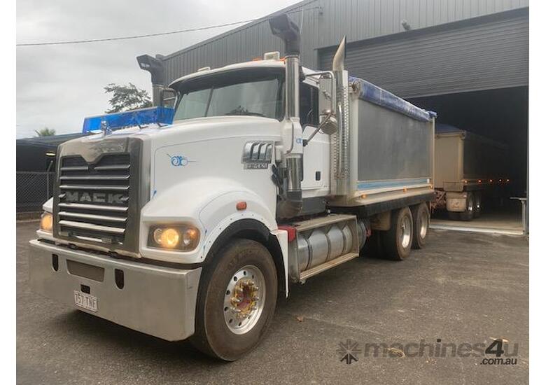 caption 2013 Mack Trident Tipper