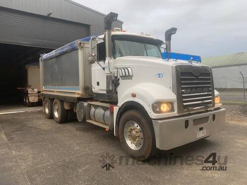 caption 2013 Mack Trident Tipper