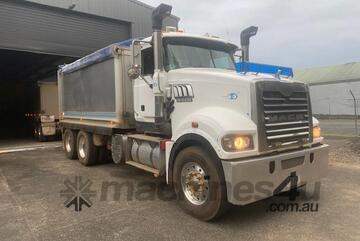 Mack 2013   Trident Tipper