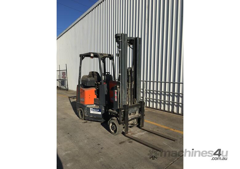 caption AISLE-MASTER 20SE 2.0T Battery Electric Narrow Aisle Forklift