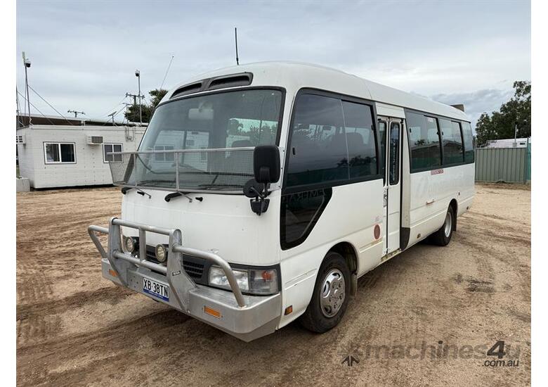 caption 2005 TOYOTA COASTER BUS
