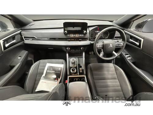 caption 2023 Mitsubishi Outlander LS Wagon (Petrol) (Auto)