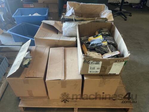 caption Pallet of Assorted Hook Straps and Spray Bottles