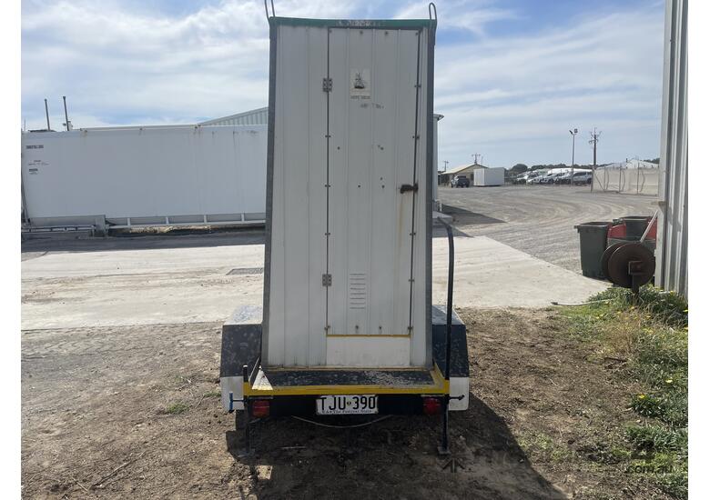 caption 1995 Chem-loo Trailer Mounted Portable Toilet