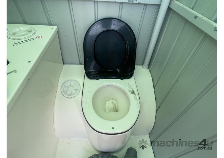 caption 1995 Chem-loo Trailer Mounted Portable Toilet