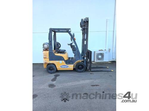 Nissan 2.5T internal combustion counterbalance forklift