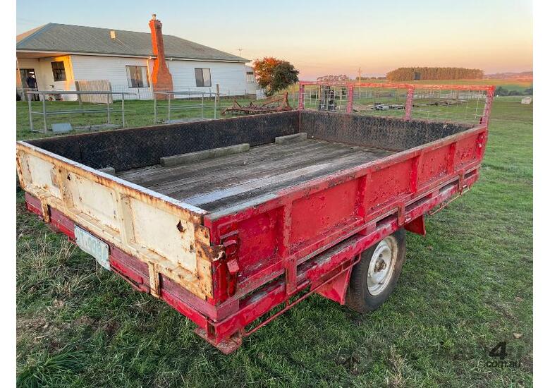 caption Box Trailer