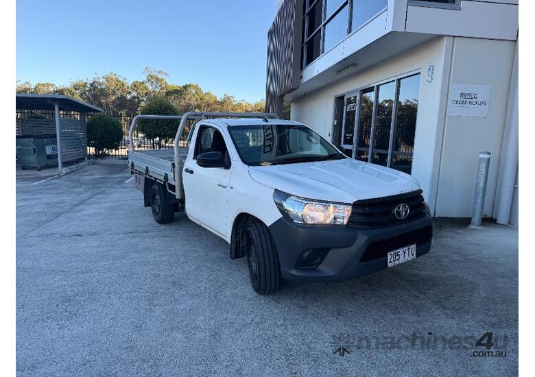 caption 2018 Toyota Hilux