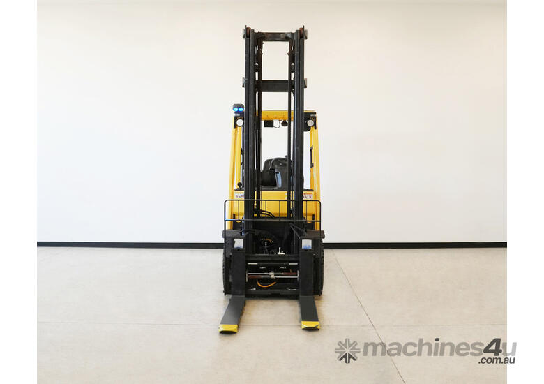 Hyster 2.5T LPG counterbalance forklift.