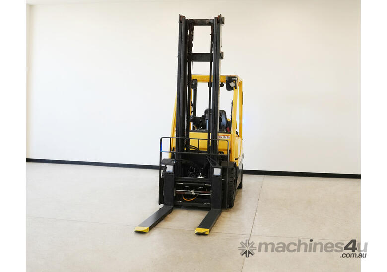 Hyster 2.5T LPG counterbalance forklift.