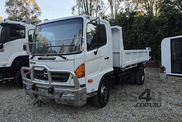 Hino Dropside Tipper Carry 6 Ton