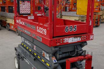SKYJACK SJIII-3219 6m Narrow Electric Scissor Lift SKYJACK SJIII-3219 6m Narrow Electric Scissor Lift