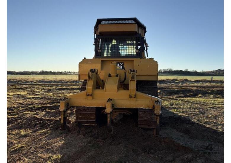 caption 2012 CAT D6T XL DOZER