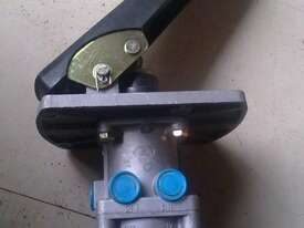 2024 Zoomlion Spare parts crawler crane parts start motor, crane track, angle sensor, bumper bar, sh - picture2' - Click to enlarge