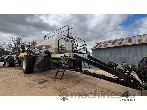 2024 Bourgault L8450 Air Carts