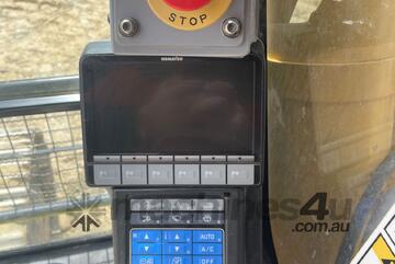 2017 Komatsu PC450 LC-8 Excavator